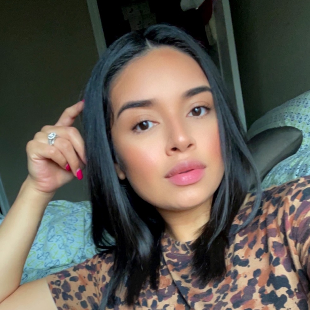 Meet your Posher, Cynthia